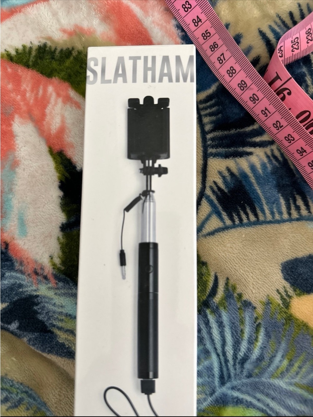 SLATHAM Black Wired Selfie Stick - Compact Phone Mount
